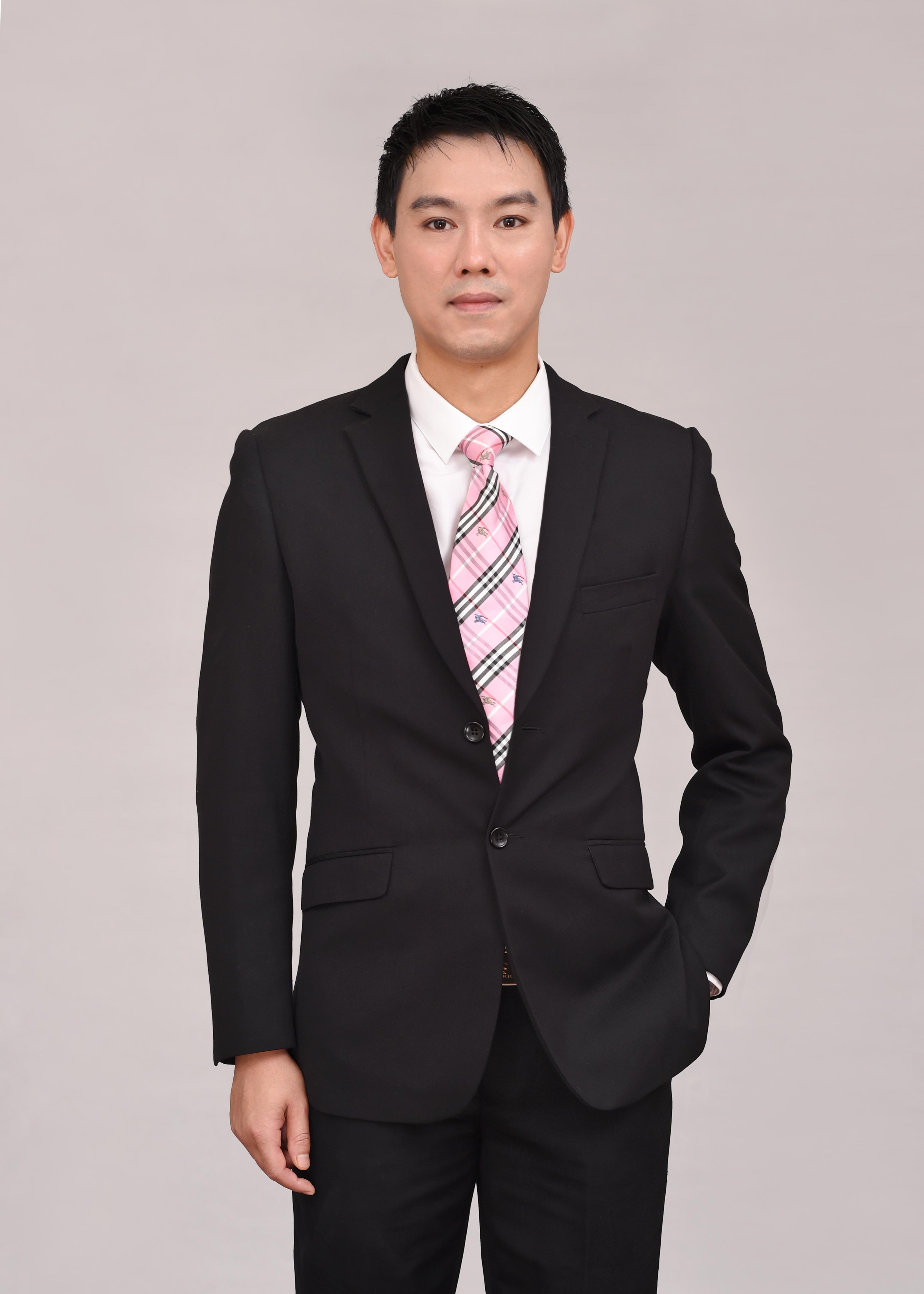 曹金华 包装与印刷设计负责人
